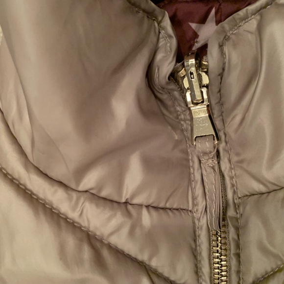 Kensie Jeans Reversible Puffer Vest - Picture 5 of 7